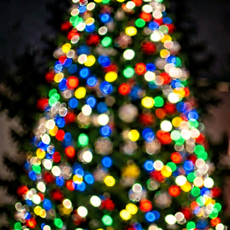 Neutral holiday bokeh - bokeh backgrounds free stock photo