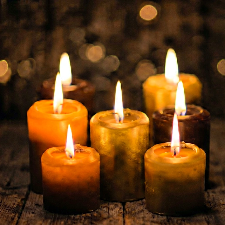 Dramatic warm light bokeh - bokeh backgrounds free stock photo